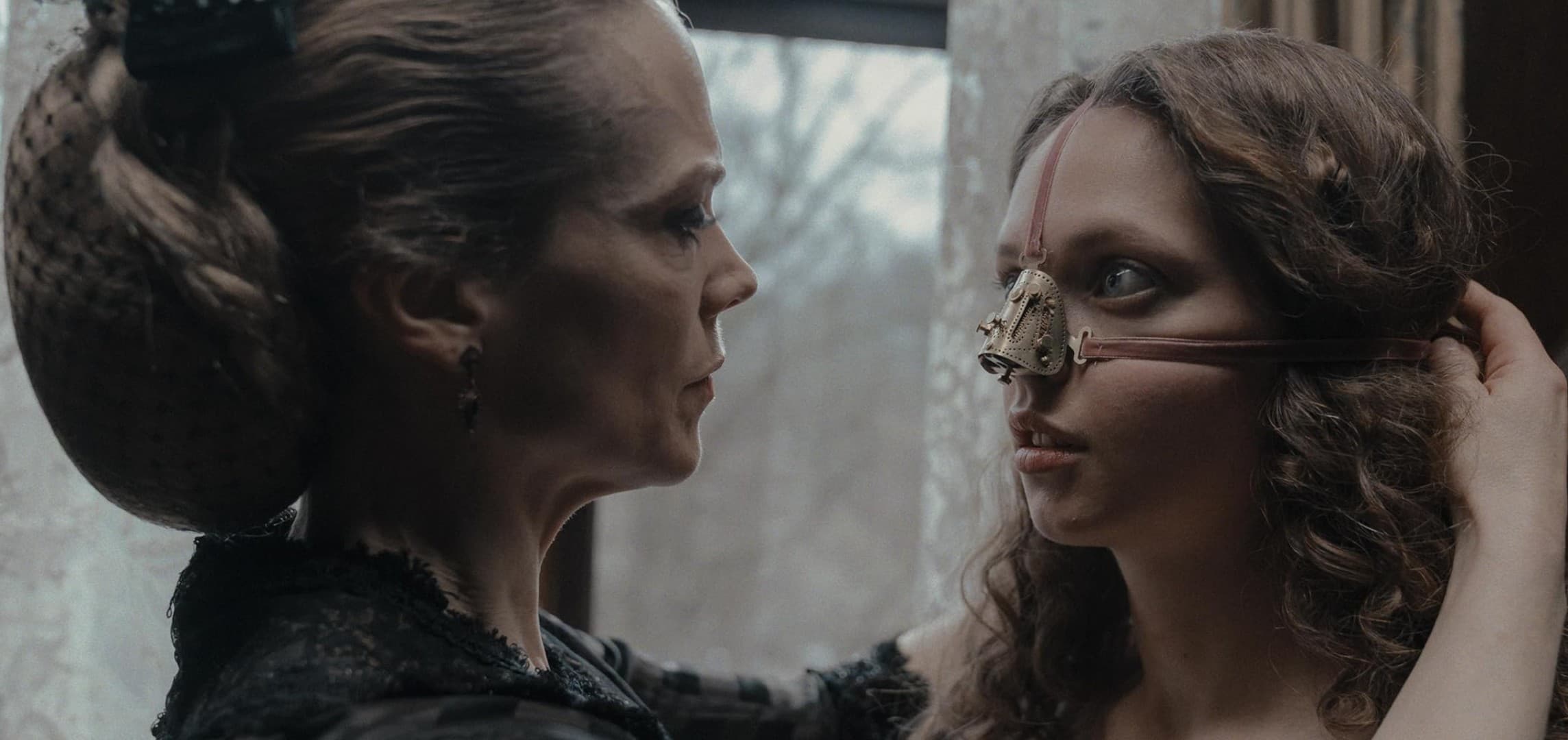 Film “Brzydka siostra” – gdzie obejrzeć nowy polsko-skandynawski kostiumowy body horror?  