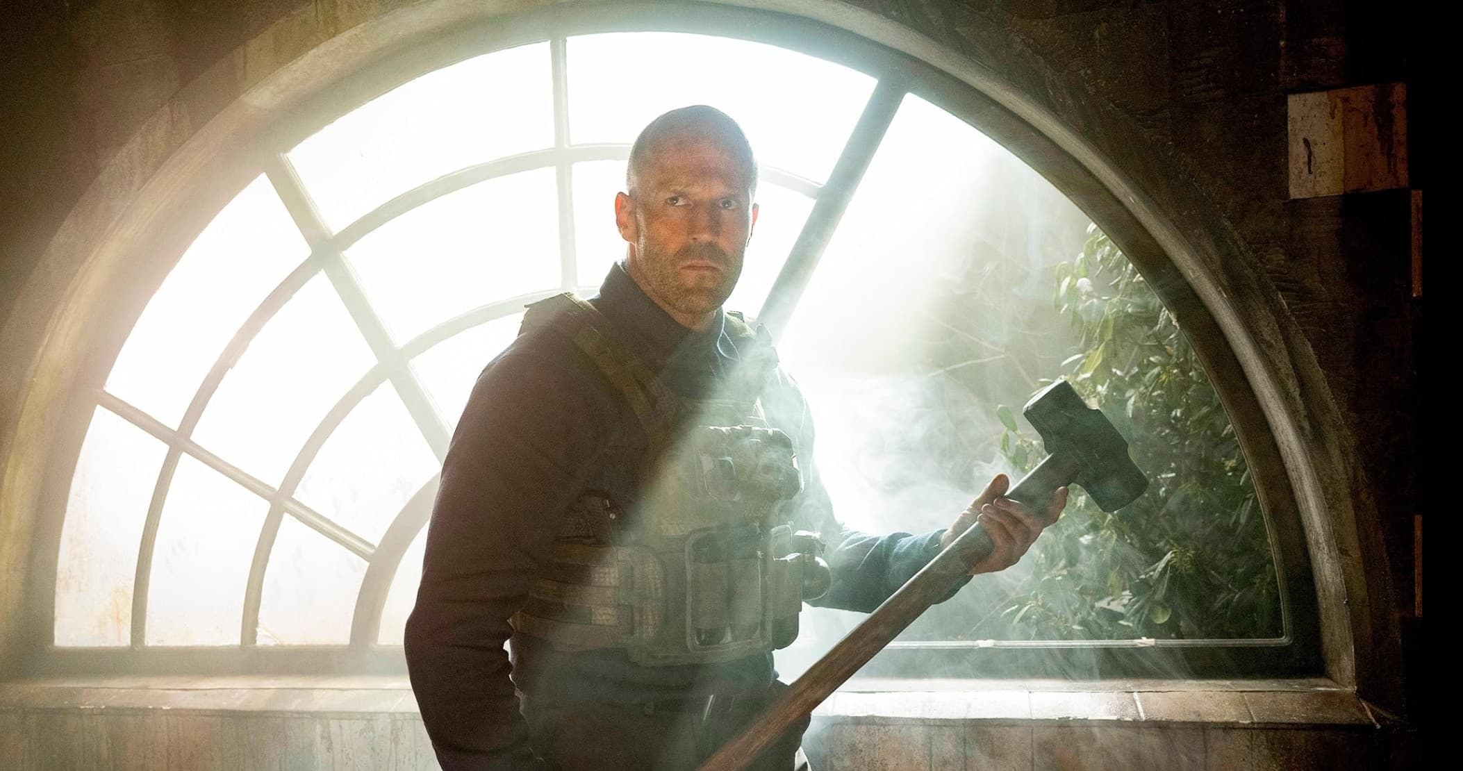 Jason Statham u Sylvestra Stallone. Gdzie obejrzeć film „Fachowiec” (2025)? 
