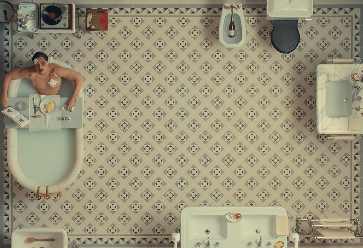 fenicki układ wes anderson filmy komediodramat