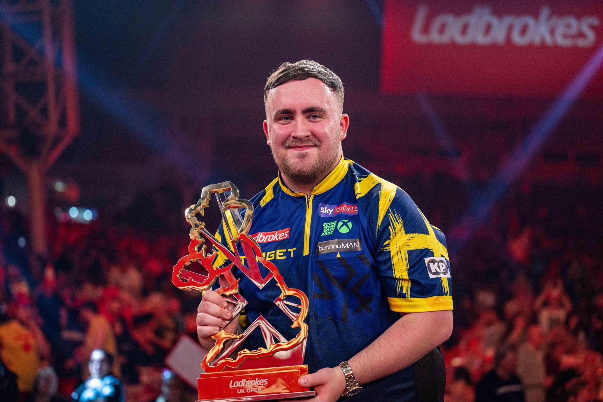 Dart: zawodnicy i największe postacie tego sportu. Poznaj plejadę gwiazd znaną z turniejów PDC i najważniejszych zmagań