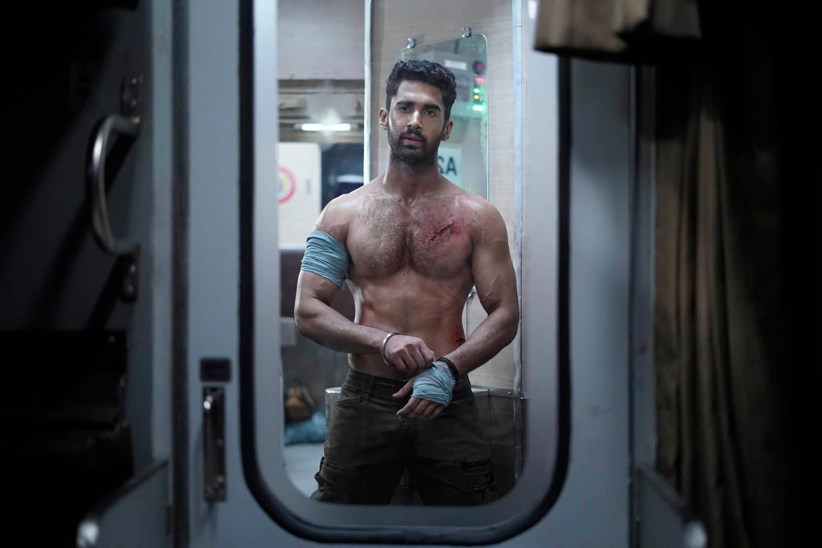 Gdzie obejrzeć film „Kill”, krwawego akcyjniaka z Bollywood?