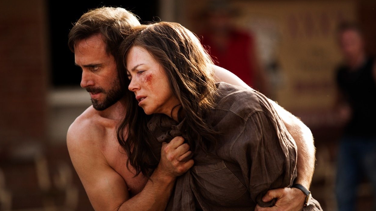 Joseph Fiennes i Nicole Kidman w filmie Strangerland