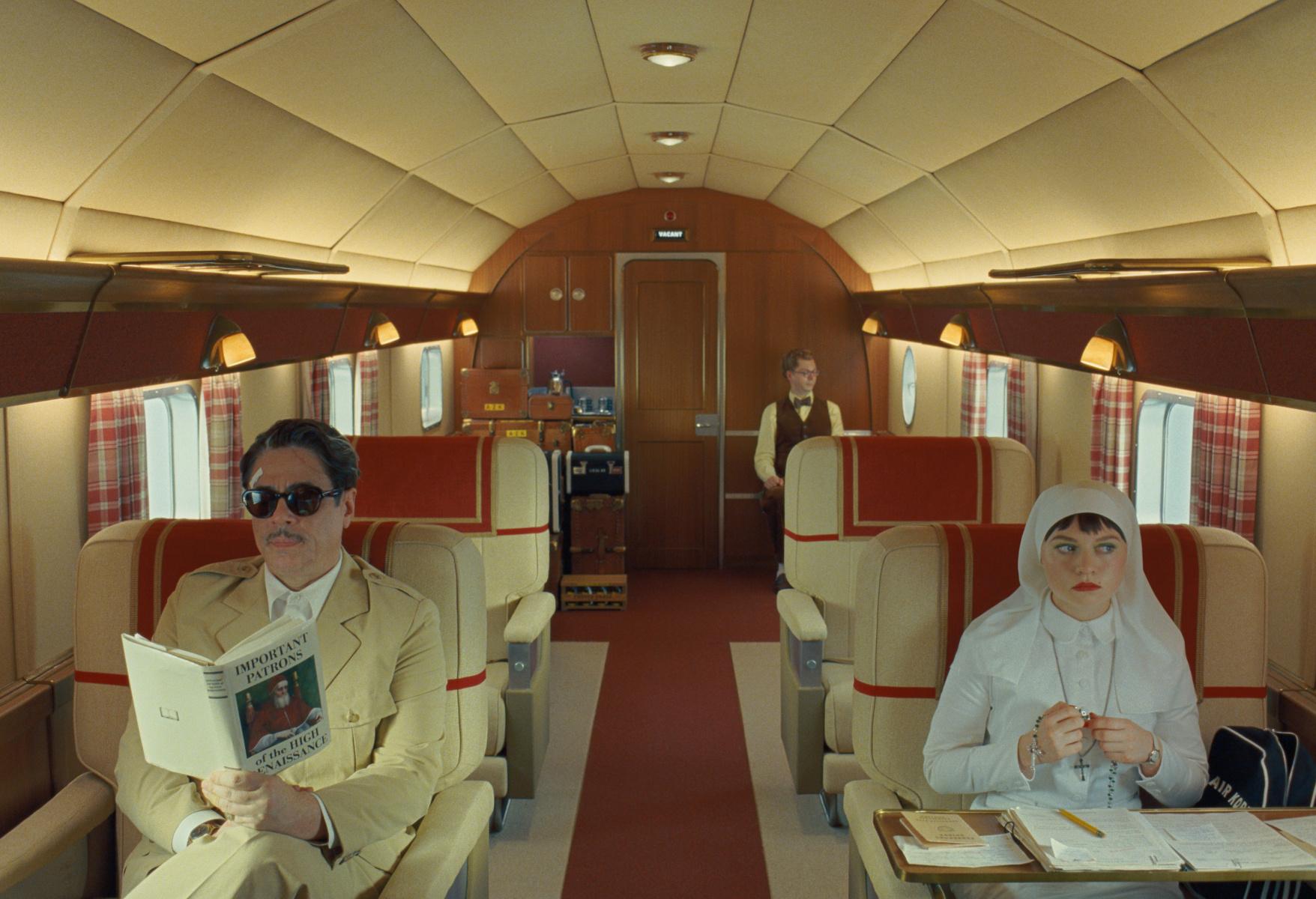fenicki układ wes anderson filmy komediodramat