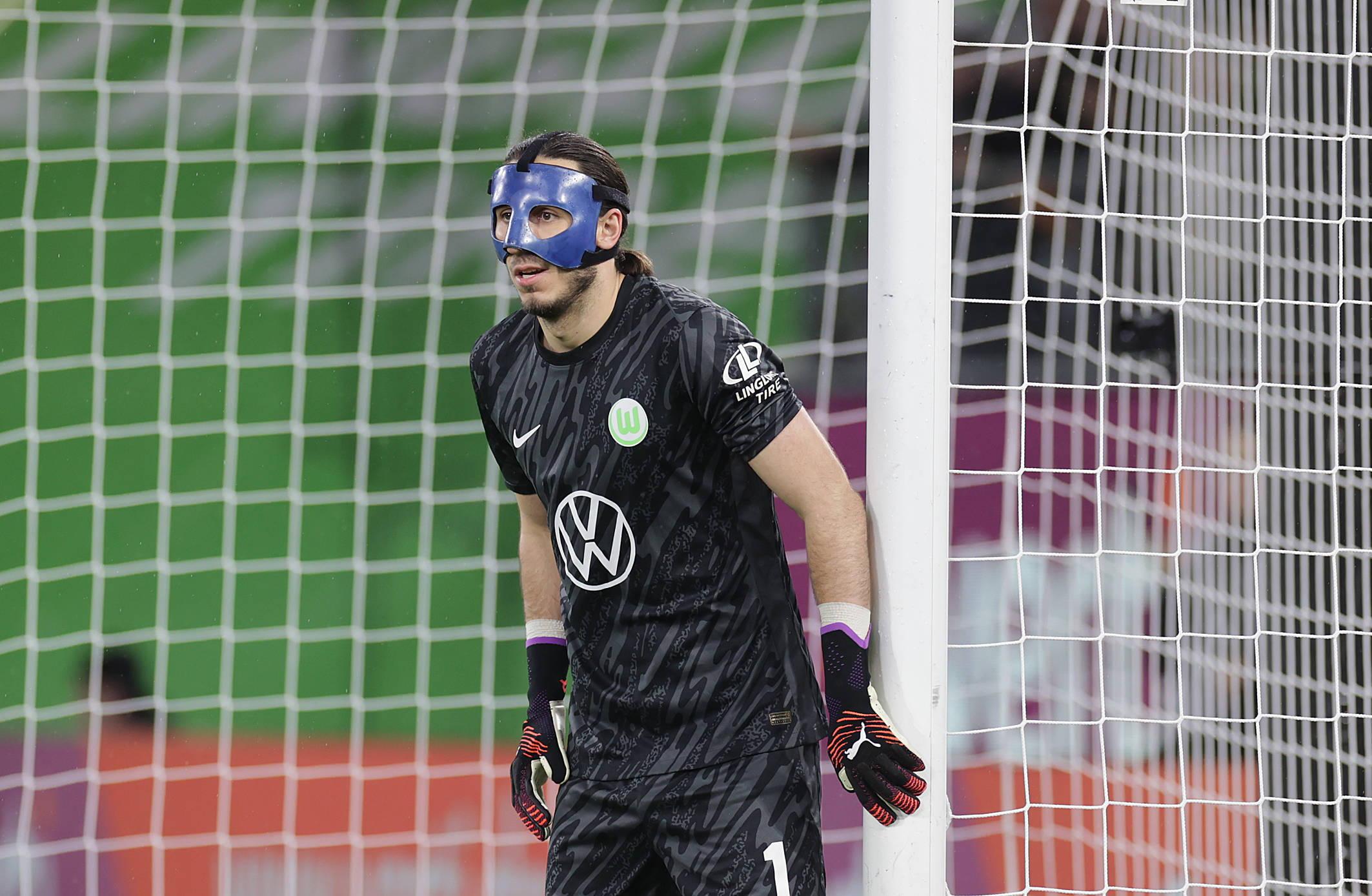 Kamil Grabara (VfL Wolfsburg) Fussball, Herren, Saison 2024/2025, 1.Liga, Bundesliga, Volkswagenarena, VfL Wolfsburg geg