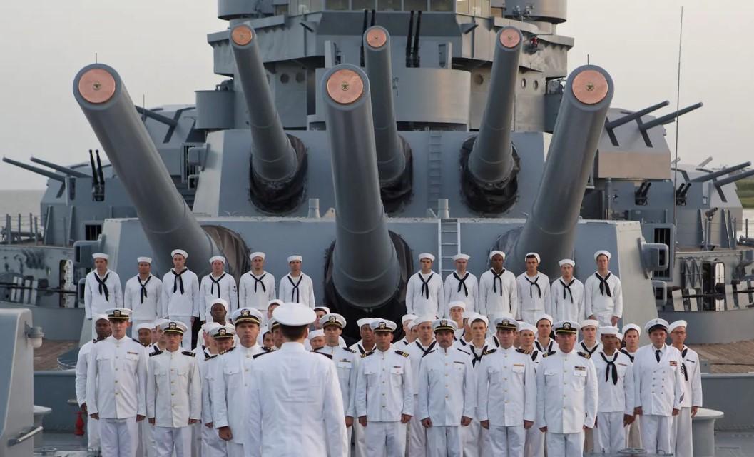 ostatnia misja USS Indianapolis filmy o rekinach filmy z rekinami horrory o rekinach filmy o morzu ostatnia misja USS Indianapolis filmy o rekinach filmy z rekinami horrory o rekinach filmy o morzu