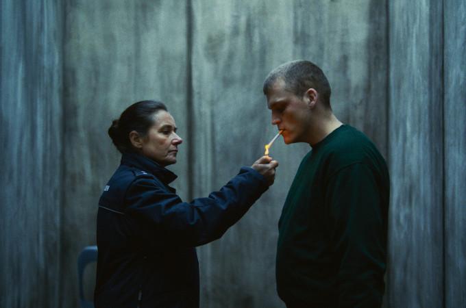 ukryty motyw thriller psychologiczny kino psychologiczne poster ukryty motyw thriller psychologiczny kino psychologiczne poster