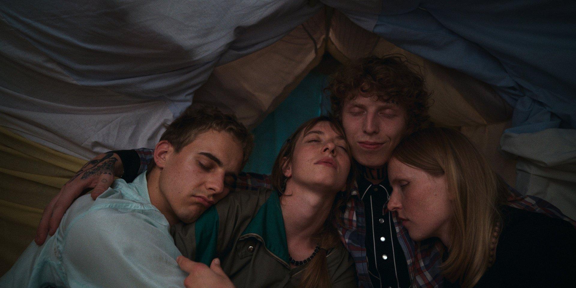 Czule o relacjach i emocjach. Film “Nie ma duchów w mieszkaniu na Dobrej”: gdzie obejrzeć fabularny pełnometrażowy debiut Emi Buchwald? Czule o relacjach i emocjach. Film “Nie ma duchów w mieszkaniu na Dobrej”: gdzie obejrzeć fabularny pełnometrażowy debiut Emi Buchwald?