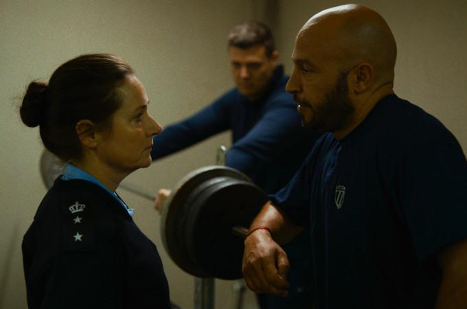 ukryty motyw thriller psychologiczny kino psychologiczne poster ukryty motyw thriller psychologiczny kino psychologiczne poster