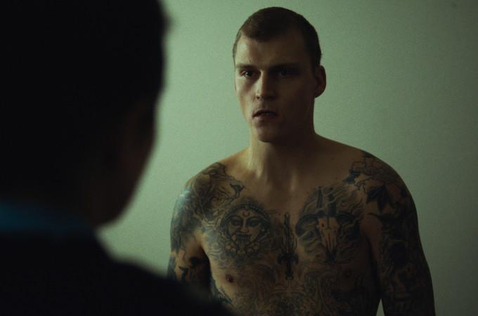 ukryty motyw thriller psychologiczny kino psychologiczne poster ukryty motyw thriller psychologiczny kino psychologiczne poster