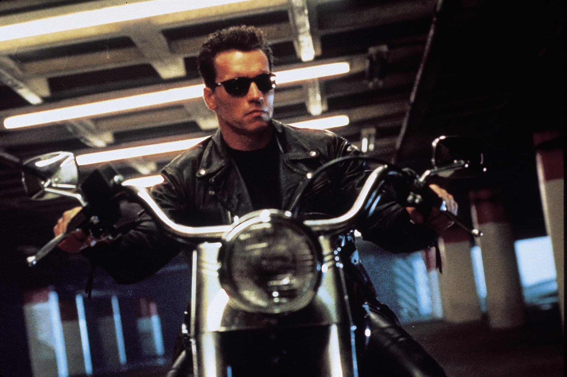 James Cameron przedstawia “Terminator 2: Dzień sądu”. Gdzie obejrzeć film “Terminator 2” z Arnoldem Schwarzeneggerem? James Cameron przedstawia “Terminator 2: Dzień sądu”. Gdzie obejrzeć film “Terminator 2” z Arnoldem Schwarzeneggerem?