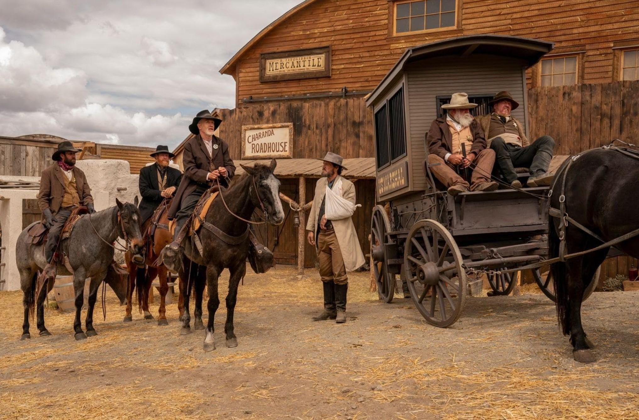 rust legenda zachodu western alec baldwin travis fimmel rust legenda zachodu western alec baldwin travis fimmel